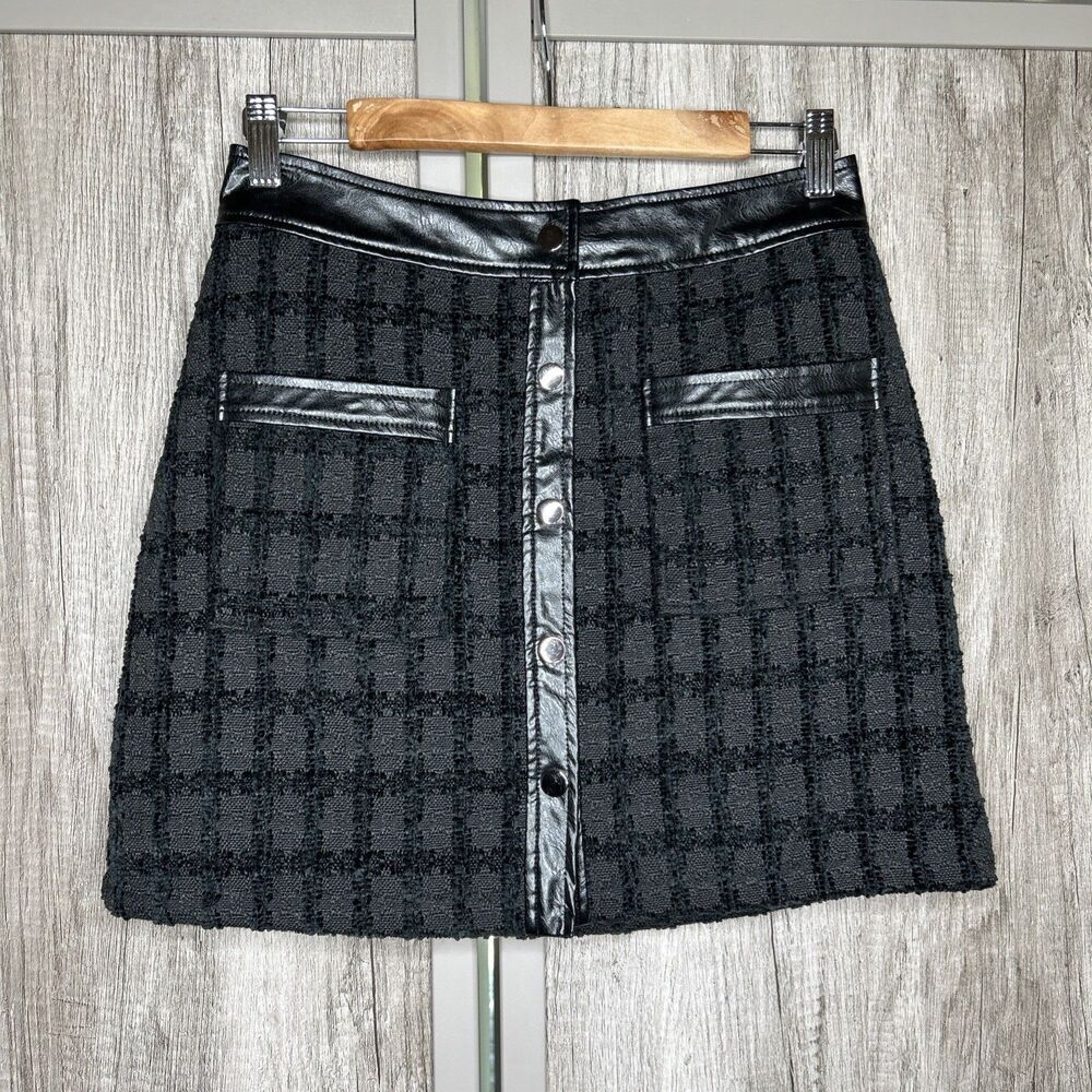 En Saison Tweed Skirt Medium Black Faux Leather Trim Snap Buttons Grunge